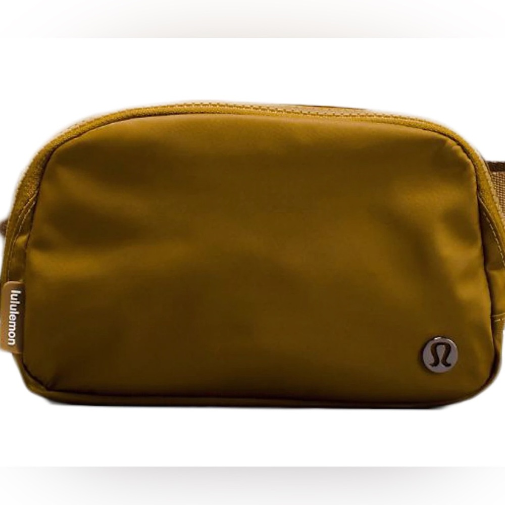 NWT- Lululemon Everywhere Belt bag: Burnt Caramel